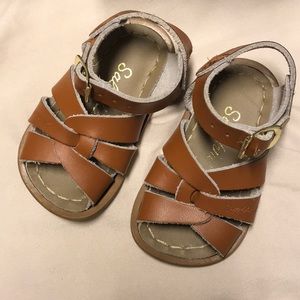 NWOT Saltwater tan baby sandal.